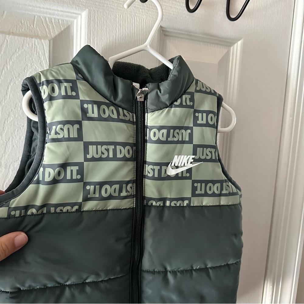 Nike Toddler Vest Green Size 4T - Picture 4 of 8